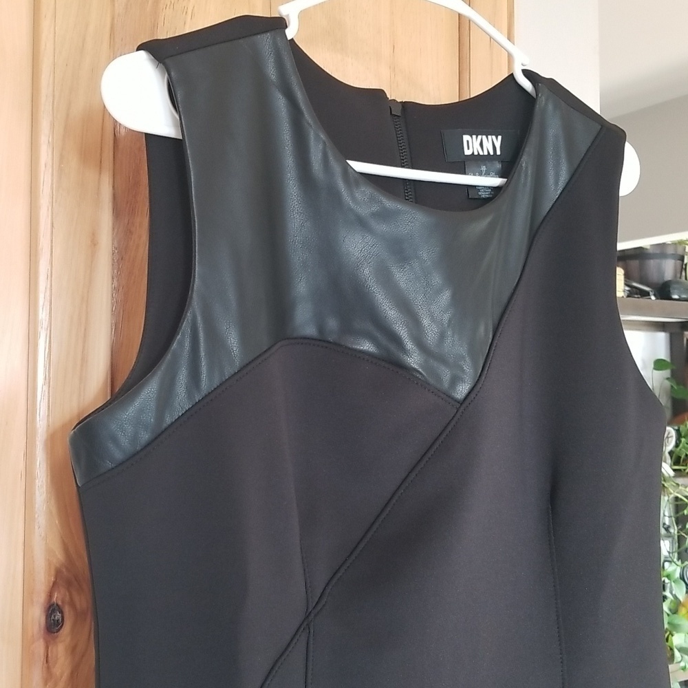 DKNY Donna Karan Black Sheath Body Con Dress With Faux Leather Detail Size 12 - Picture 2 of 10